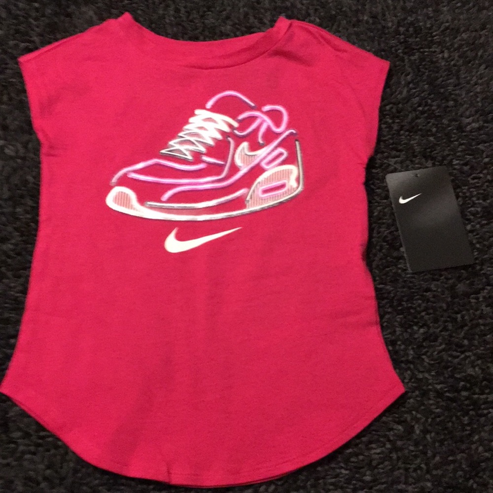 NWT toddler girls Nike tee